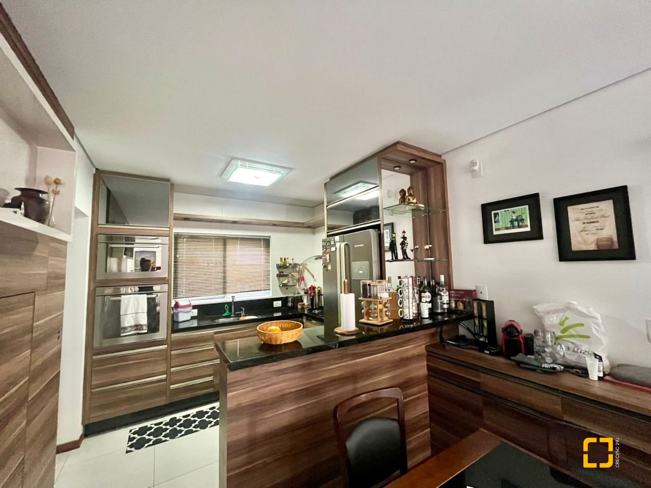 Casa com 121m², 4 quartos (sendo 1 suíte), 2 garagens, no bairro Campeche em Florianópolis