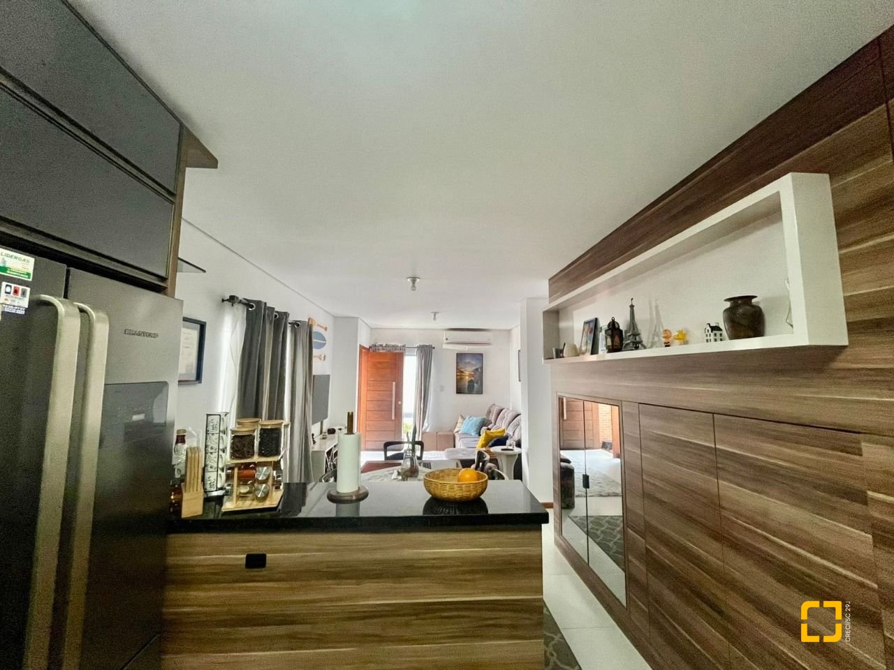 Casa com 121m², 4 quartos (sendo 1 suíte), 2 garagens, no bairro Campeche em Florianópolis