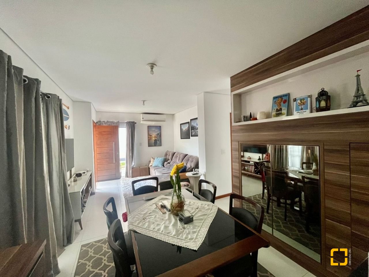 Casa com 121m², 4 quartos (sendo 1 suíte), 2 garagens, no bairro Campeche em Florianópolis