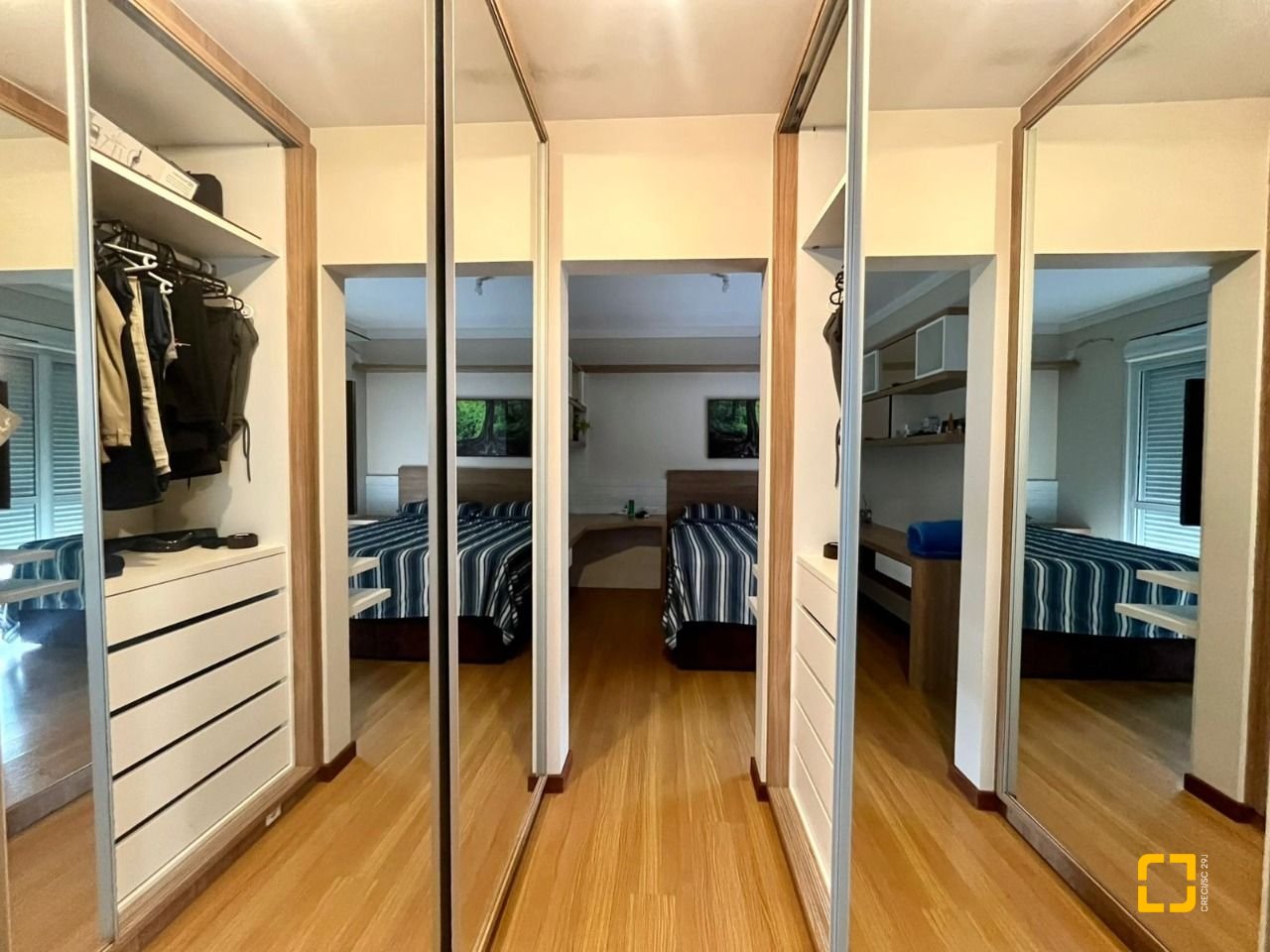 Casa com 121m², 4 quartos (sendo 1 suíte), 2 garagens, no bairro Campeche em Florianópolis