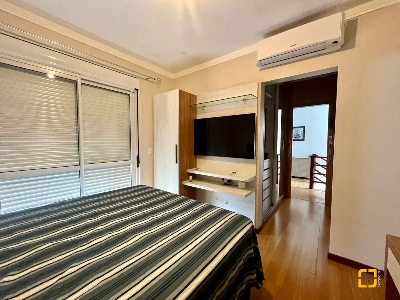 Casa com 121m², 4 quartos (sendo 1 suíte), 2 garagens, no bairro Campeche em Florianópolis