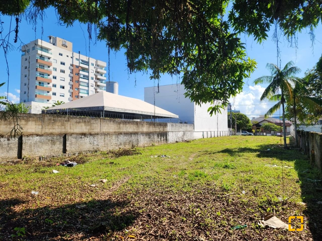 Terreno com 988m², no bairro Jardim Eldorado em Palhoça