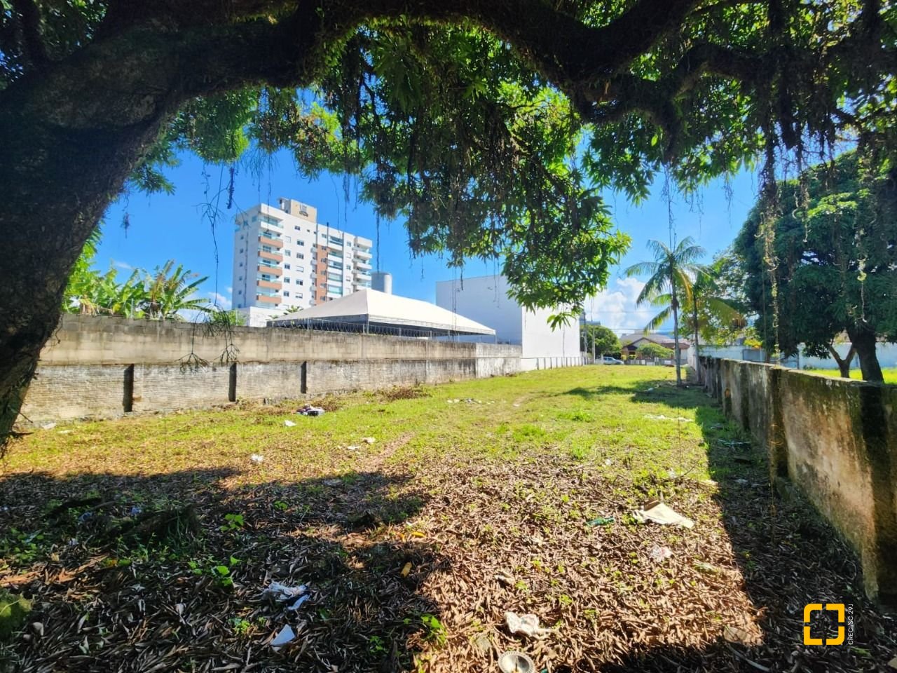Terreno com 988m², no bairro Jardim Eldorado em Palhoça