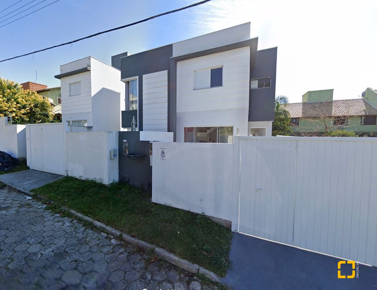 Casa com 96m², 2 quartos, 2 garagens, no bairro Rio Tavares em Florianópolis