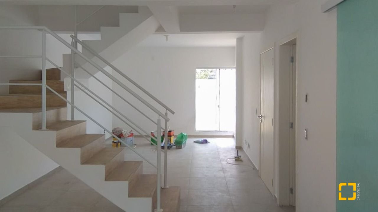 Casa com 96m², 2 quartos, 2 garagens, no bairro Rio Tavares em Florianópolis