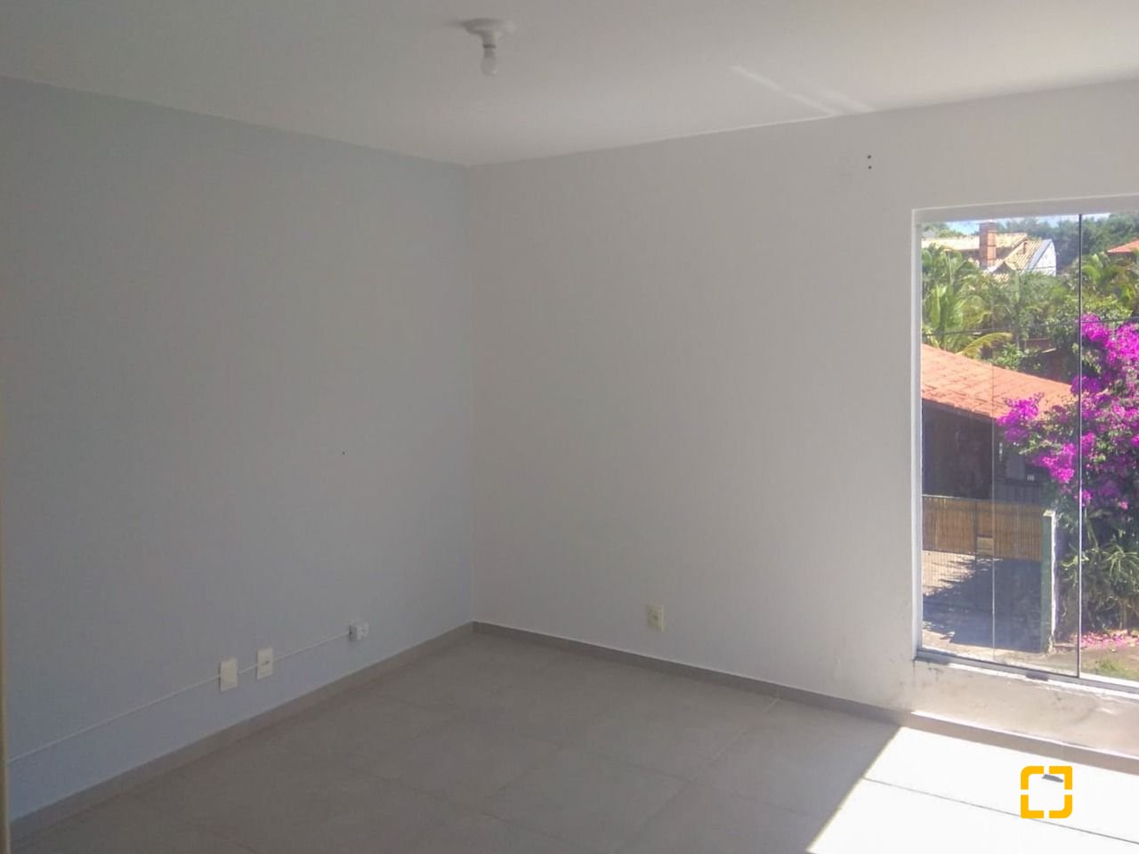 Casa com 96m², 2 quartos, 2 garagens, no bairro Rio Tavares em Florianópolis