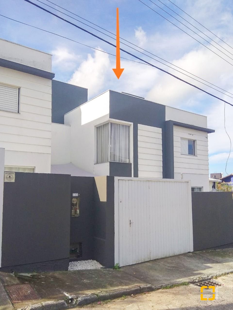 Casa com 96m², 2 quartos, 2 garagens, no bairro Rio Tavares em Florianópolis