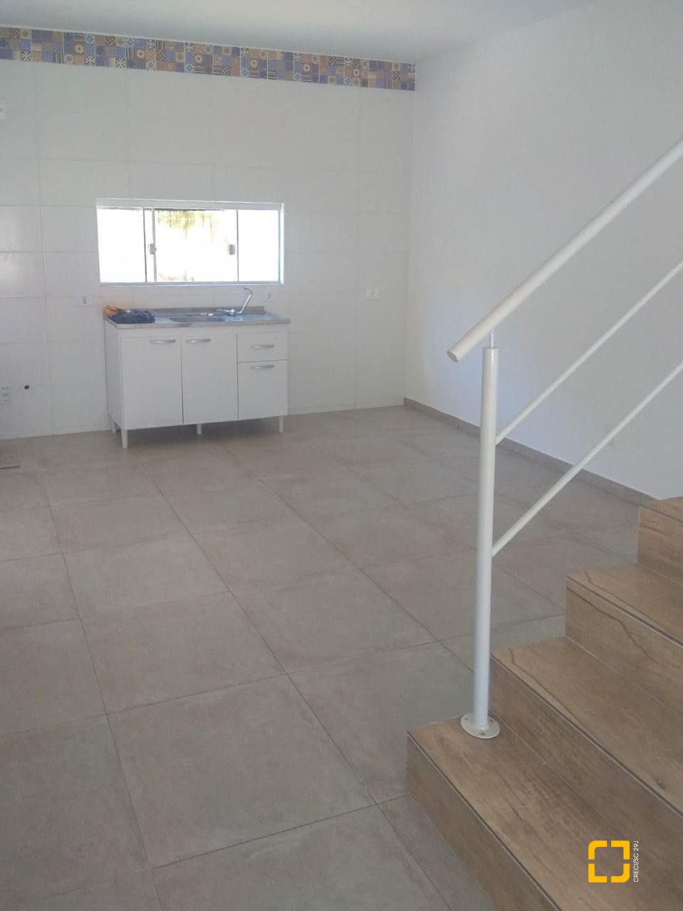 Casa com 96m², 2 quartos, 2 garagens, no bairro Rio Tavares em Florianópolis
