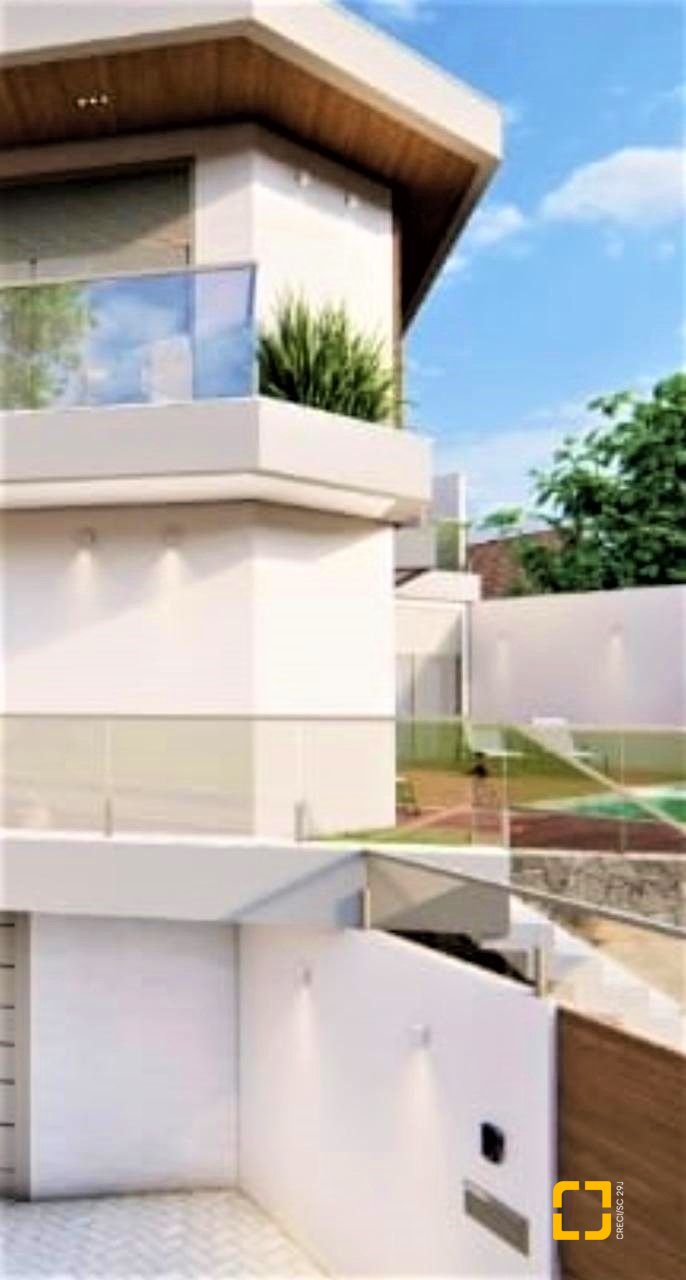 Casa com 302m², 4 quartos (sendo 4 suítes), 3 garagens, no bairro Cacupe em Florianópolis