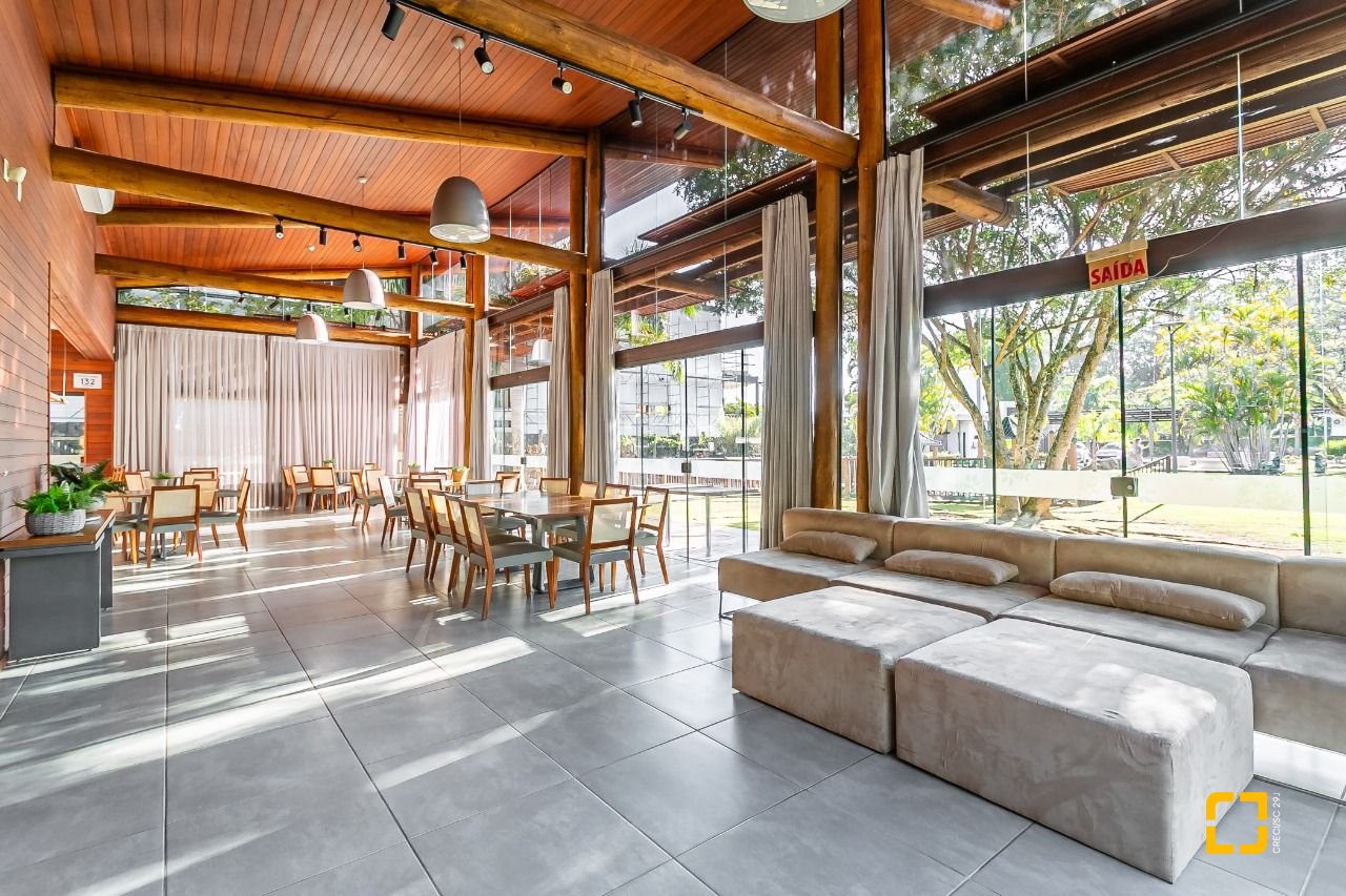 Terreno com 761m², no bairro Cacupe em Florianópolis
