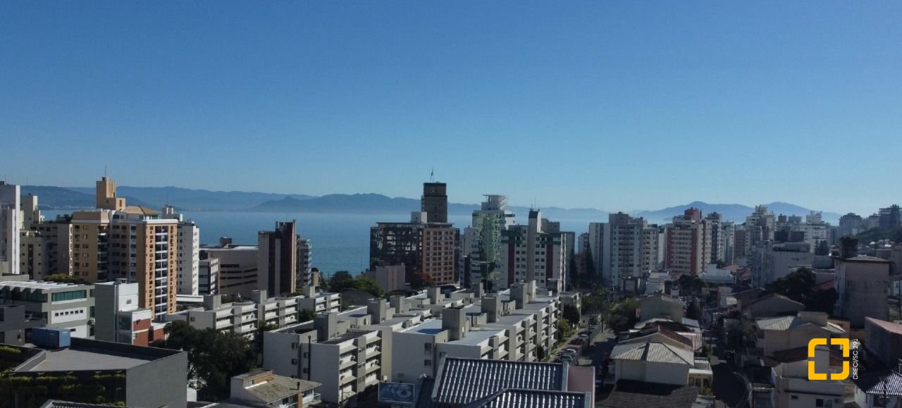 Studio com 30m², 1 quarto, 1 garagem, no bairro Centro em Florianópolis