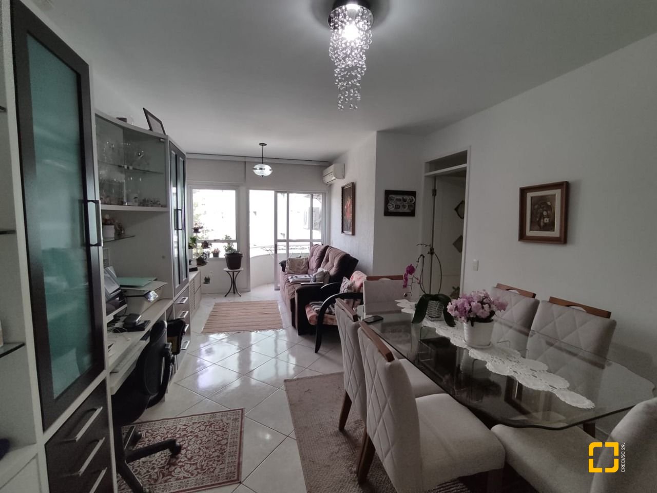 Apartamento com 104m², 4 quartos (sendo 1 suíte), 1 garagem, no bairro Coqueiros em Florianópolis