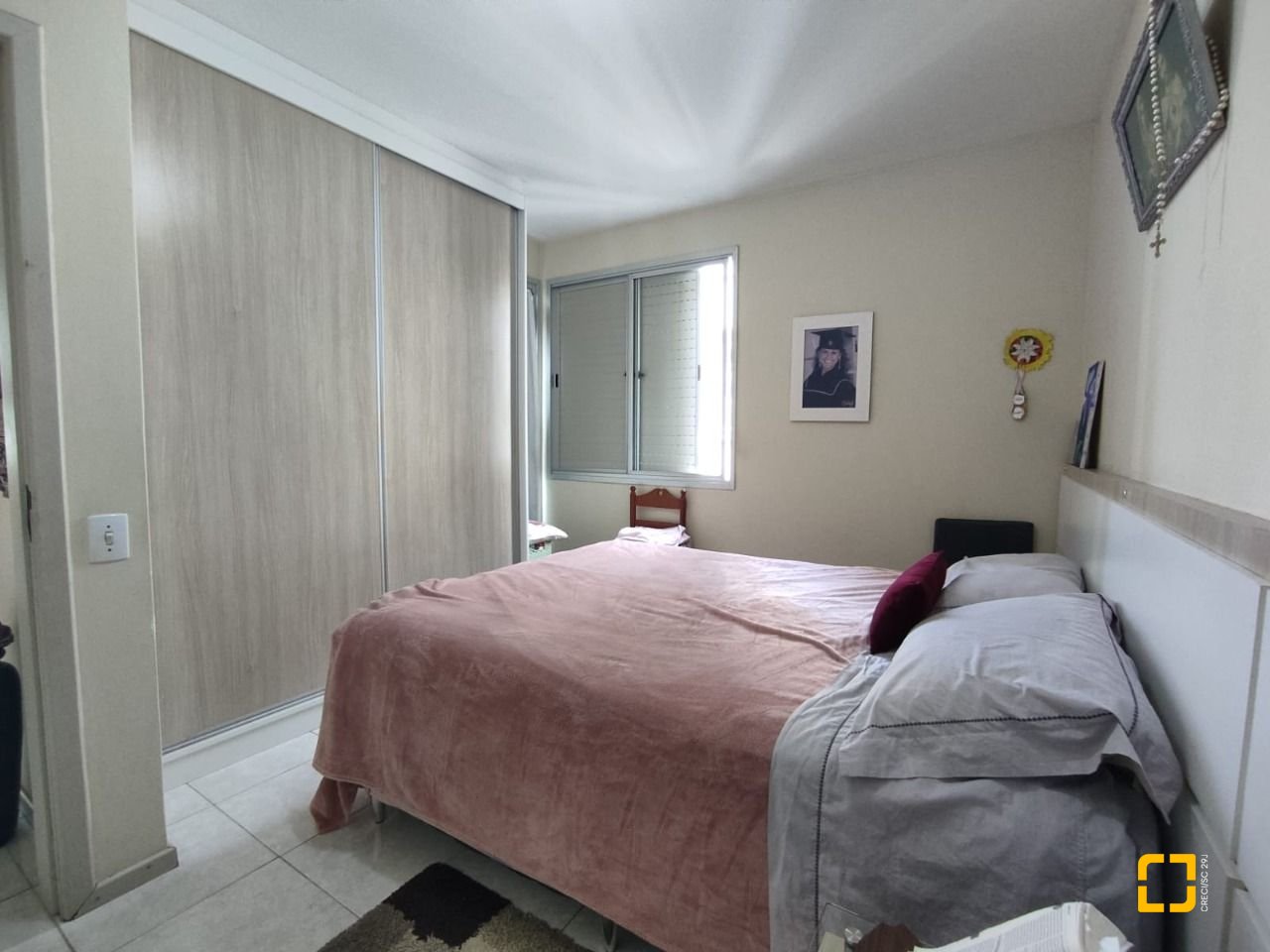 Apartamento com 104m², 4 quartos (sendo 1 suíte), 1 garagem, no bairro Coqueiros em Florianópolis