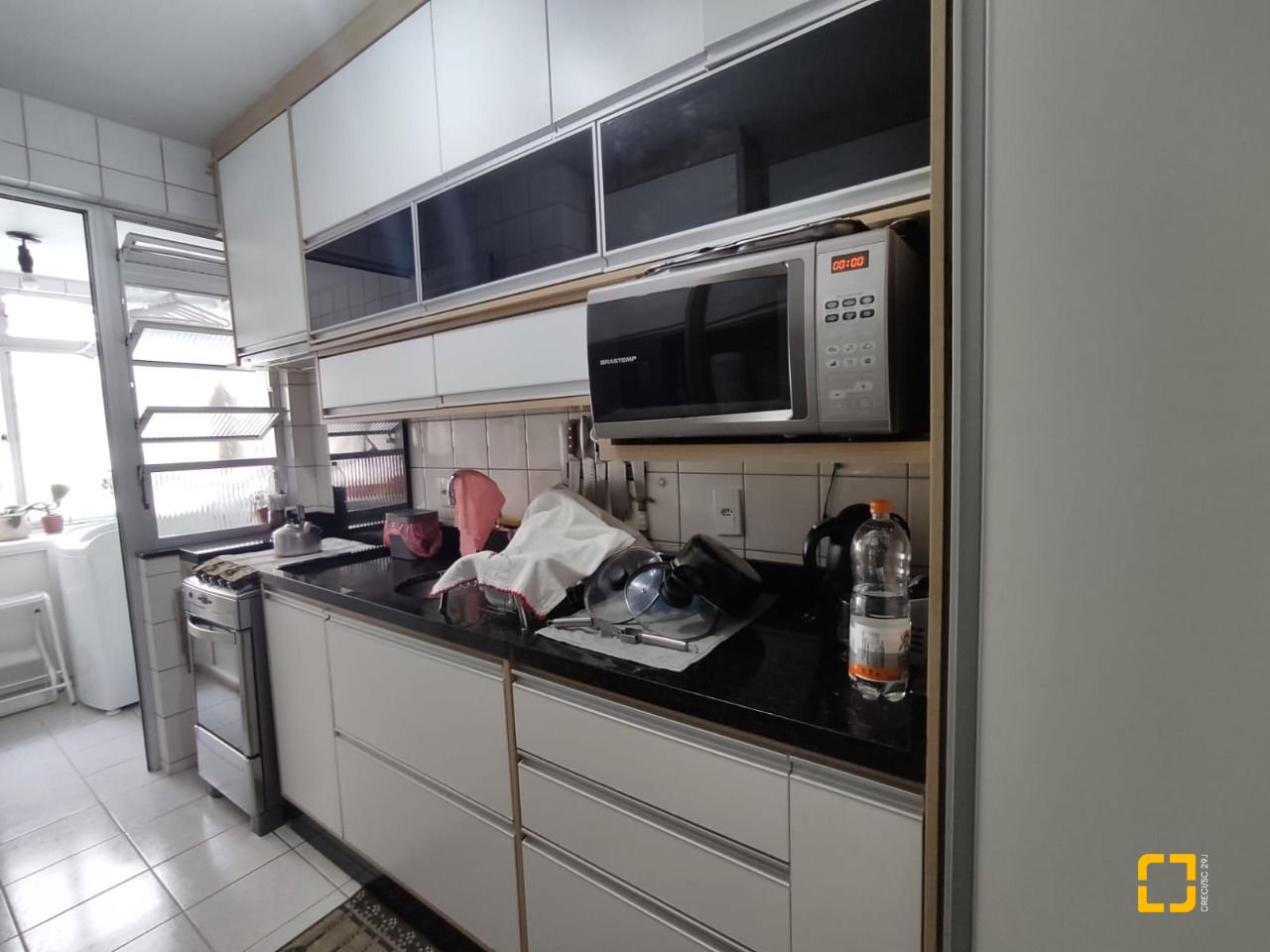 Apartamento com 104m², 4 quartos (sendo 1 suíte), 1 garagem, no bairro Coqueiros em Florianópolis