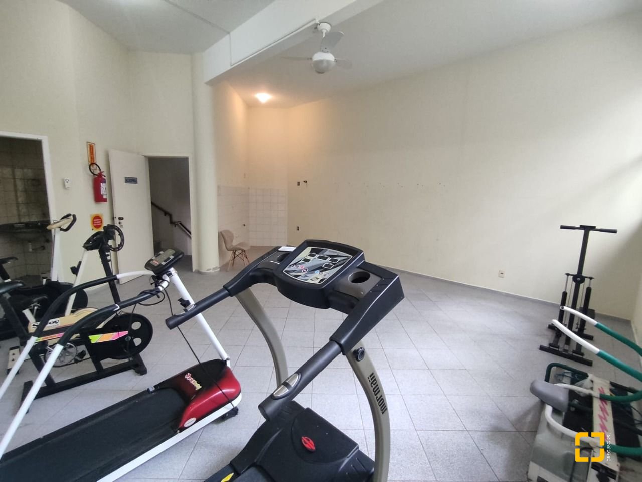Apartamento com 104m², 4 quartos (sendo 1 suíte), 1 garagem, no bairro Coqueiros em Florianópolis