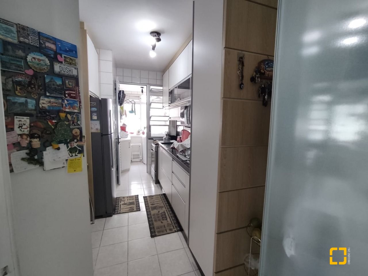 Apartamento com 104m², 4 quartos (sendo 1 suíte), 1 garagem, no bairro Coqueiros em Florianópolis