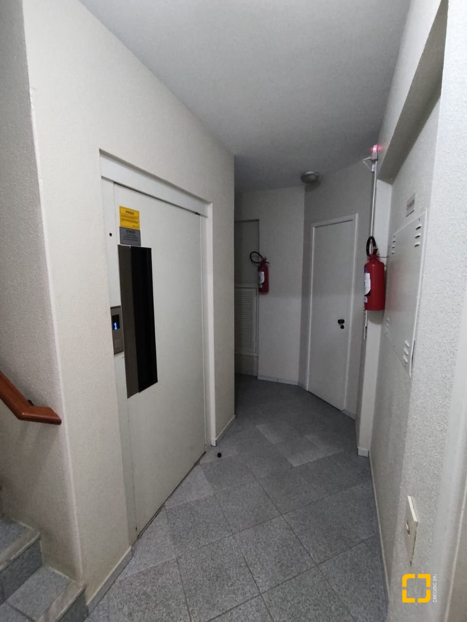 Apartamento com 104m², 4 quartos (sendo 1 suíte), 1 garagem, no bairro Coqueiros em Florianópolis