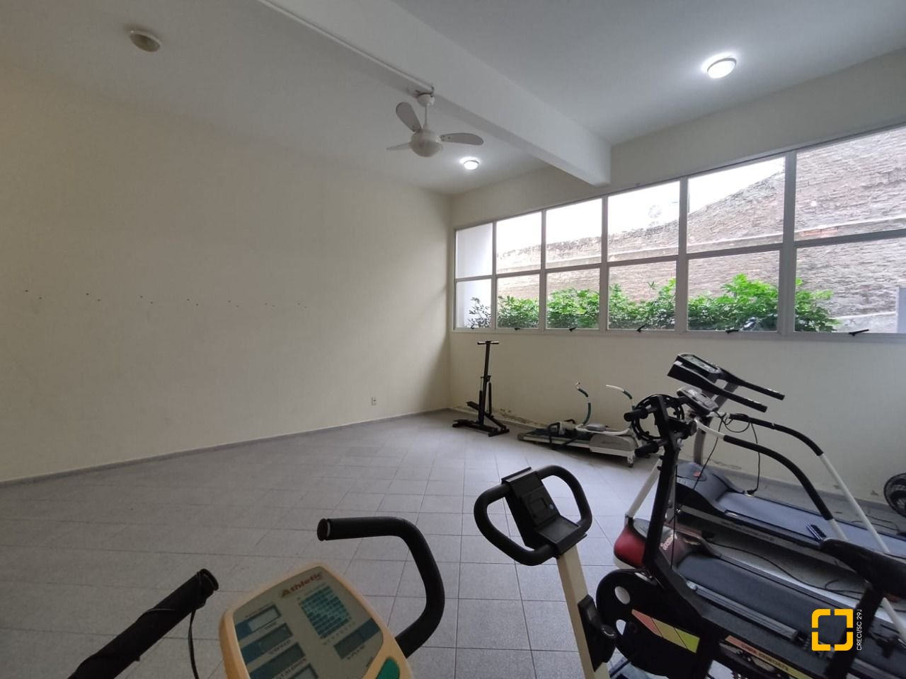 Apartamento com 104m², 4 quartos (sendo 1 suíte), 1 garagem, no bairro Coqueiros em Florianópolis