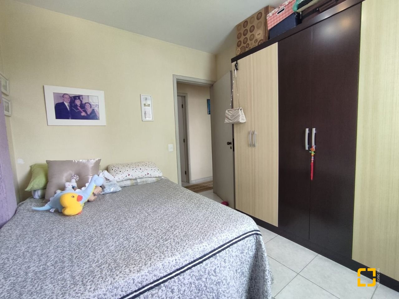 Apartamento com 104m², 4 quartos (sendo 1 suíte), 1 garagem, no bairro Coqueiros em Florianópolis
