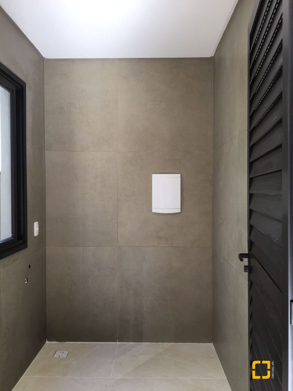 Casa com 180m², 3 quartos (sendo 3 suítes), 2 garagens, no bairro Saco Grande em Florianópolis