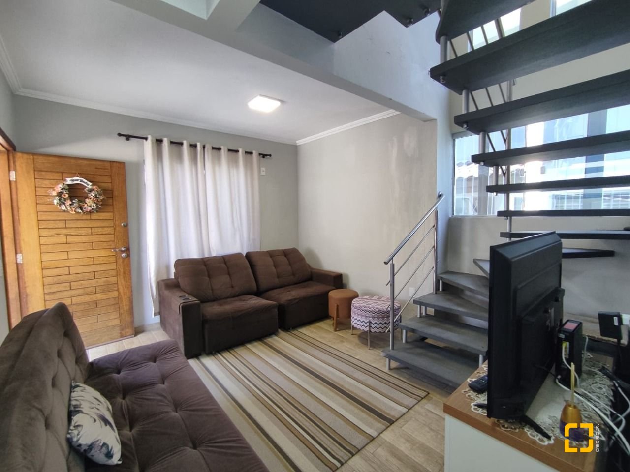 Casa com 104m², 2 quartos, 1 garagem, no bairro Cachoeira do Bom Jesus em Florianópolis