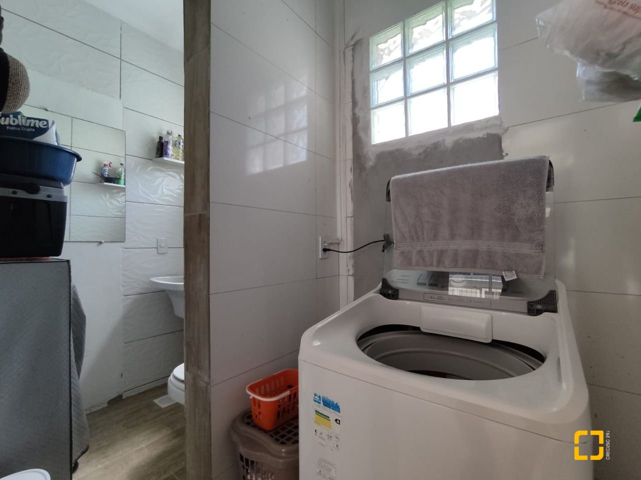 Casa com 104m², 2 quartos, 1 garagem, no bairro Cachoeira do Bom Jesus em Florianópolis