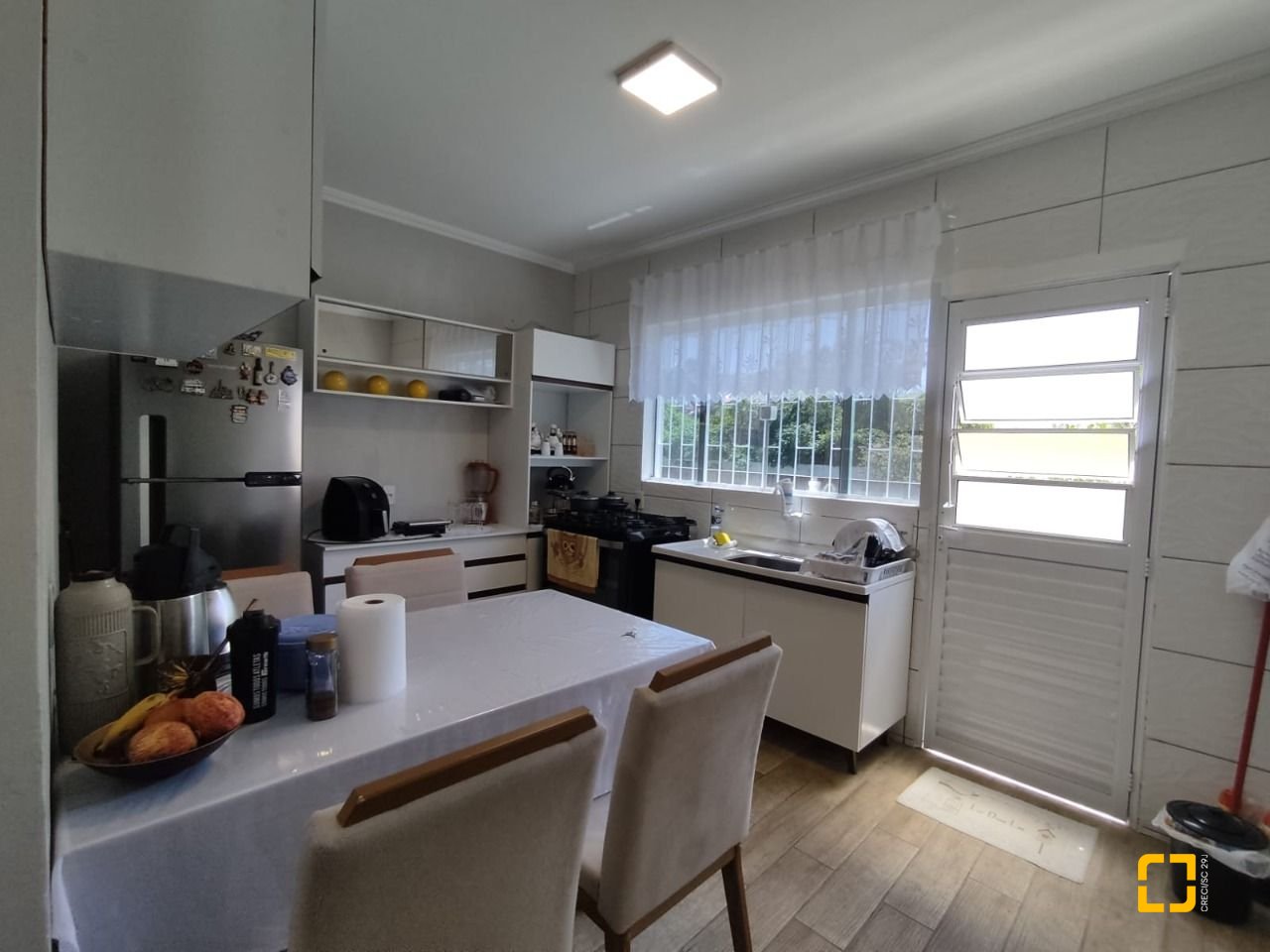 Casa com 104m², 2 quartos, 1 garagem, no bairro Cachoeira do Bom Jesus em Florianópolis