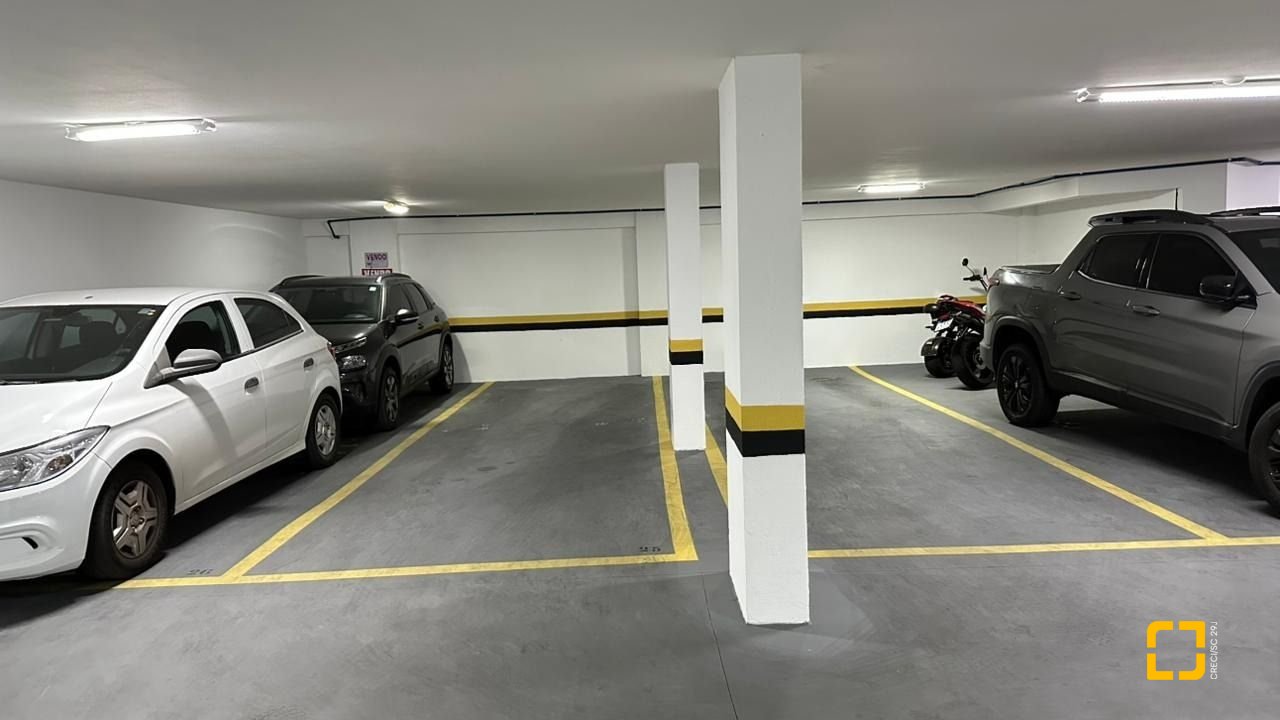 Garagem com 12m², 2 garagens, no bairro Centro em Florianópolis