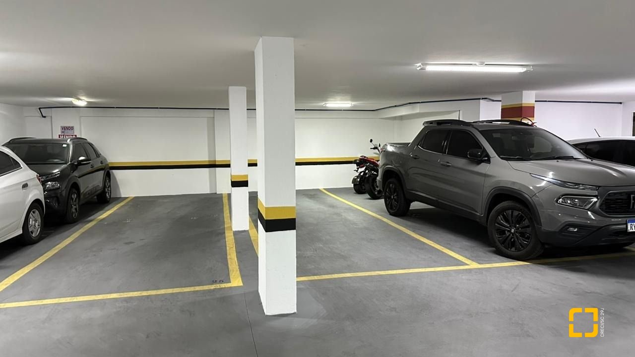 Garagem com 12m², 2 garagens, no bairro Centro em Florianópolis