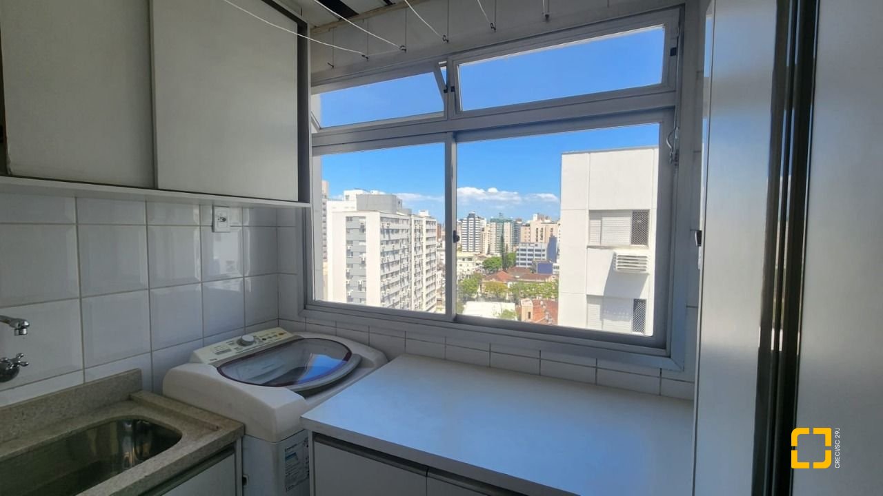 Apartamento com 90m², 4 quartos (sendo 1 suíte), 1 garagem, no bairro Centro em Florianópolis