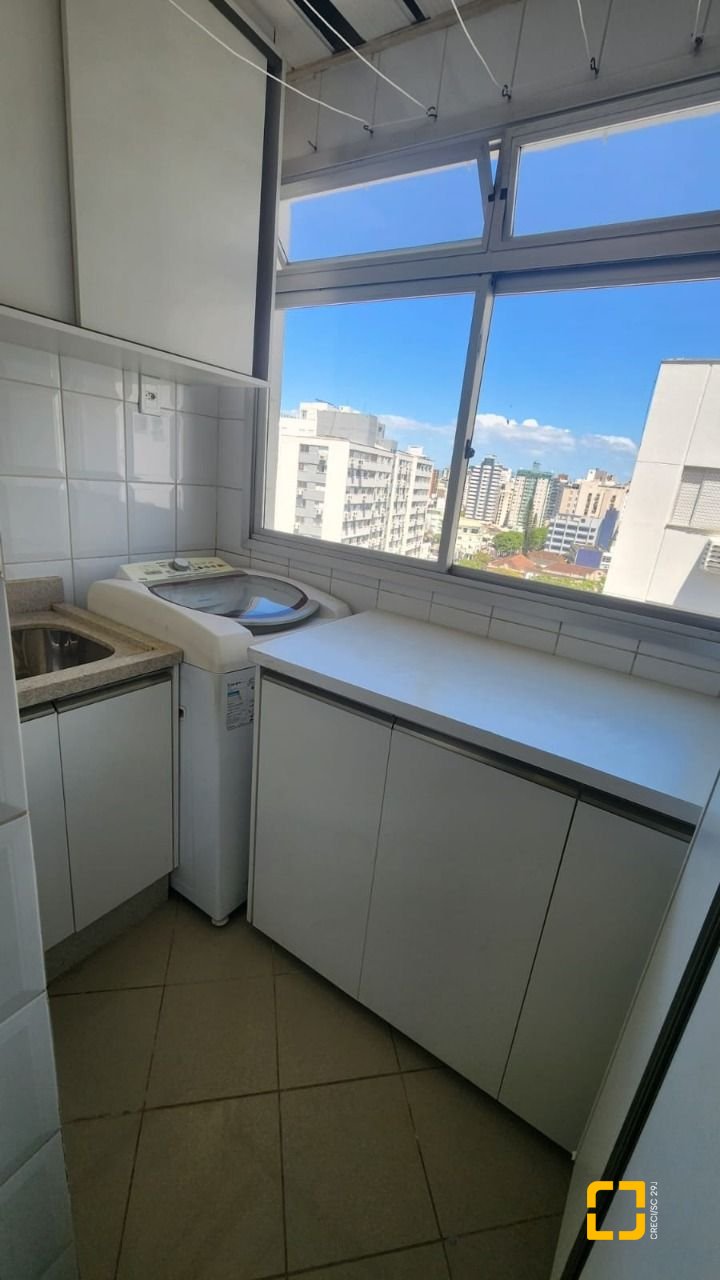 Apartamento com 90m², 4 quartos (sendo 1 suíte), 1 garagem, no bairro Centro em Florianópolis