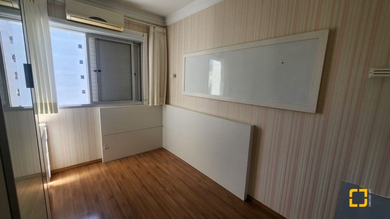 Apartamento com 90m², 4 quartos (sendo 1 suíte), 1 garagem, no bairro Centro em Florianópolis