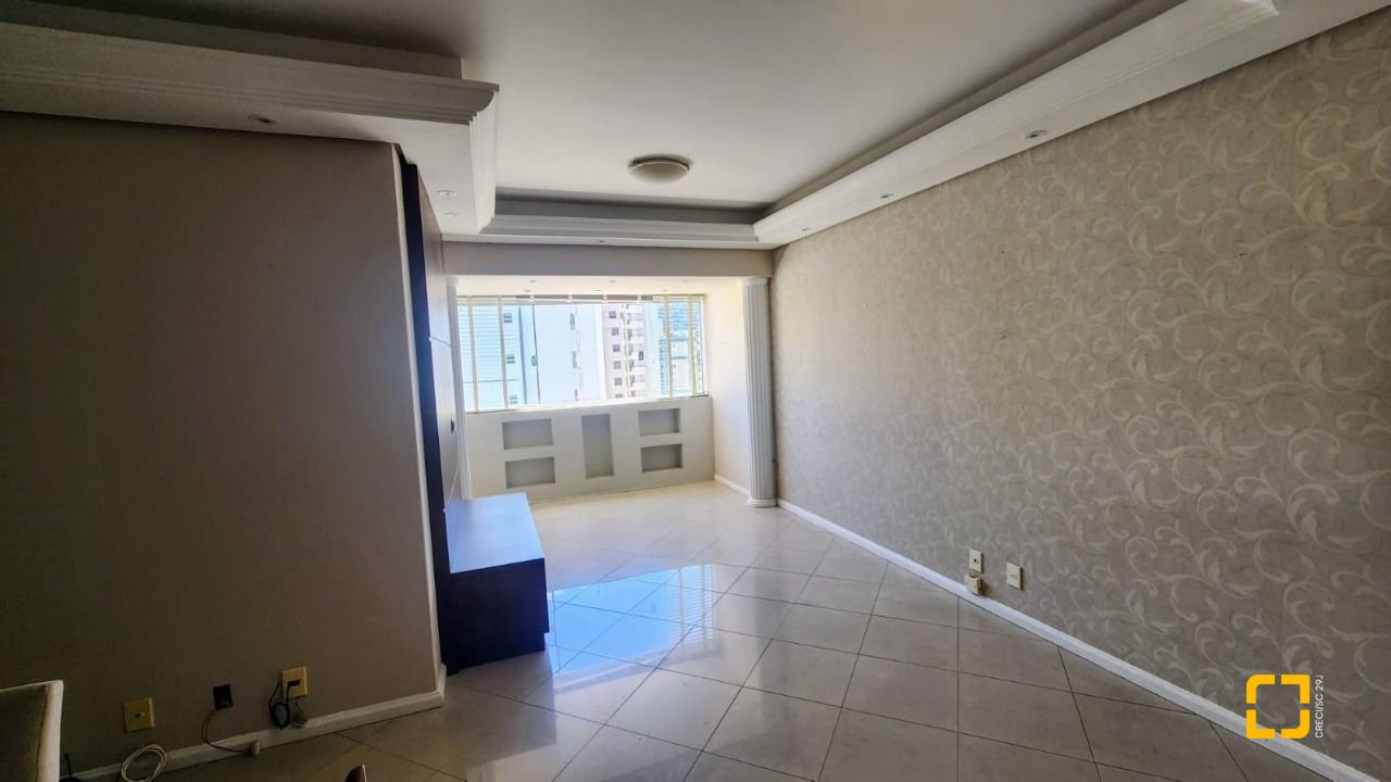 Apartamento com 90m², 4 quartos (sendo 1 suíte), 1 garagem, no bairro Centro em Florianópolis