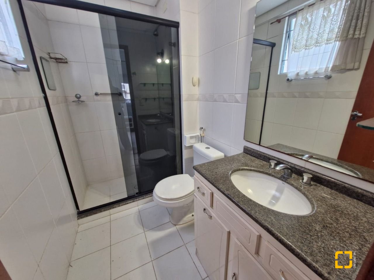 Apartamento com 60m², 3 quartos (sendo 1 suíte), 1 garagem, no bairro Centro em Florianópolis
