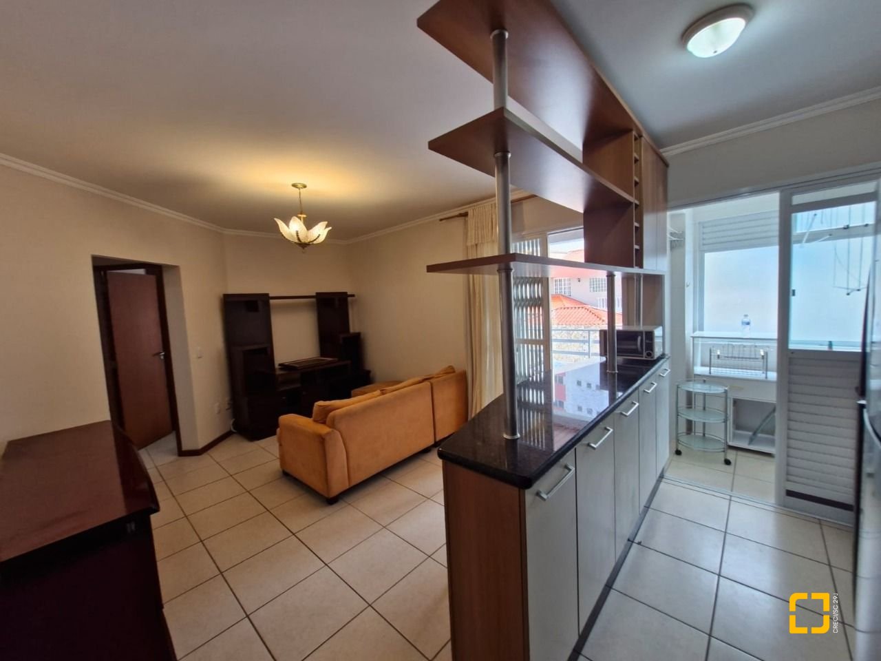 Apartamento com 60m², 3 quartos (sendo 1 suíte), 1 garagem, no bairro Centro em Florianópolis