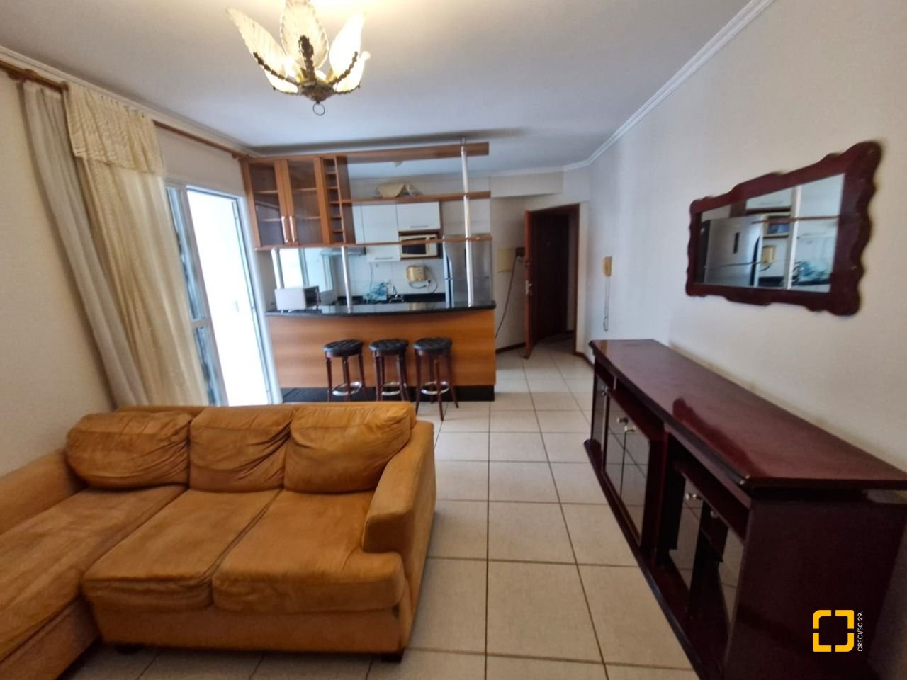 Apartamento com 60m², 3 quartos (sendo 1 suíte), 1 garagem, no bairro Centro em Florianópolis
