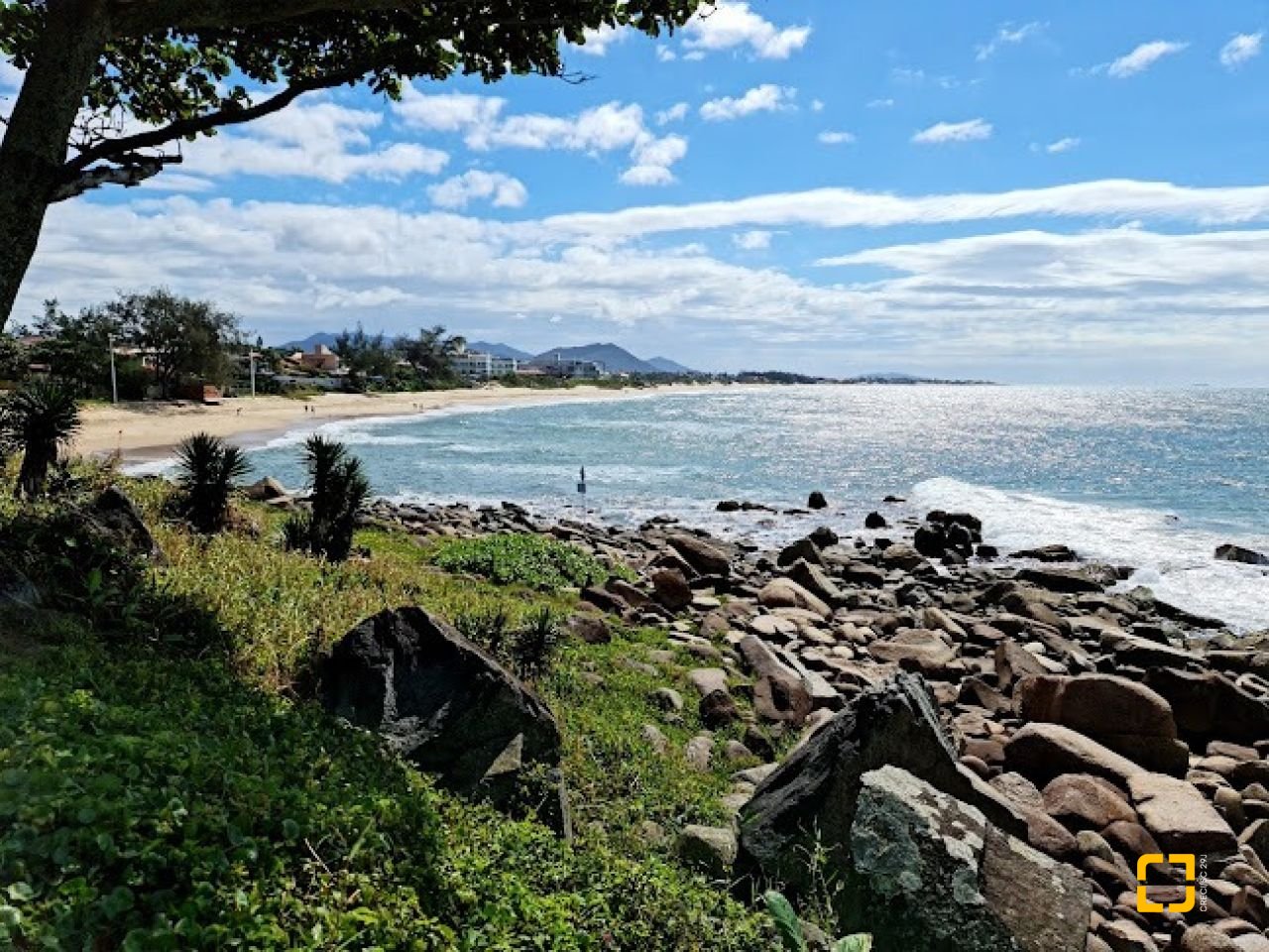 Casa com 184m², 4 quartos (sendo 1 suíte), 1 garagem, no bairro Campeche em Florianópolis