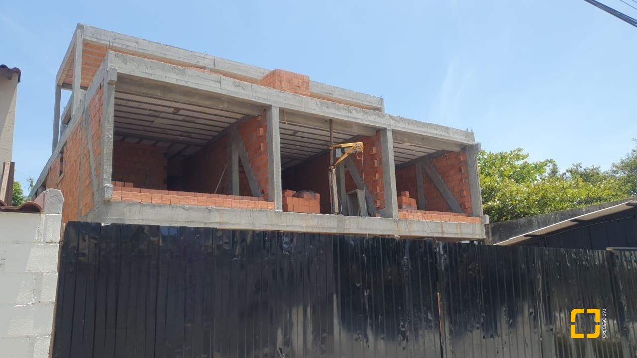 Casa com 184m², 4 quartos (sendo 1 suíte), 1 garagem, no bairro Campeche em Florianópolis