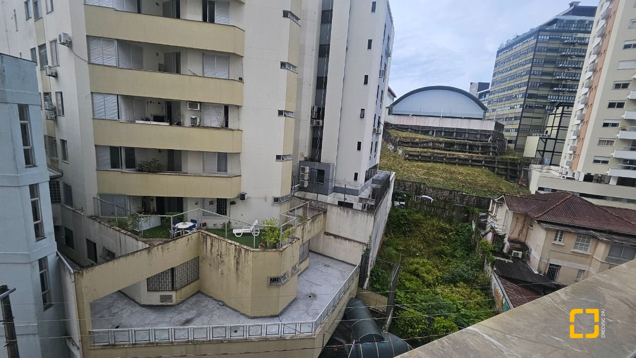 Apartamento com 92m², 3 quartos, 1 garagem, no bairro Centro em Florianópolis