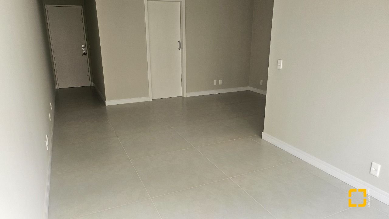 Apartamento com 92m², 3 quartos, 1 garagem, no bairro Centro em Florianópolis