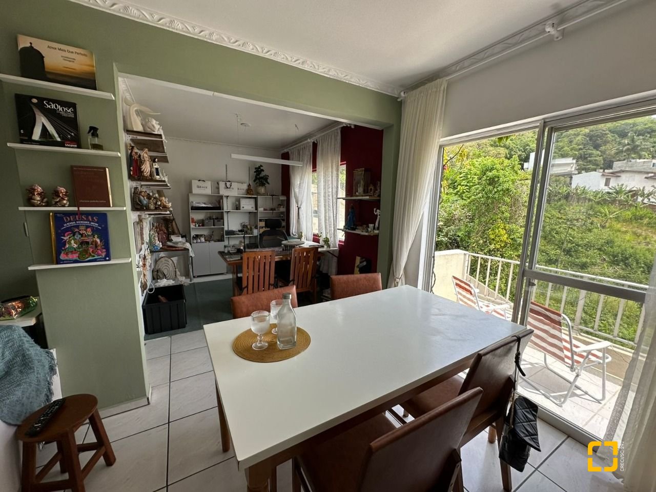 Apartamento com 80m², 3 quartos, 1 garagem, no bairro Ponta de Baixo em São José