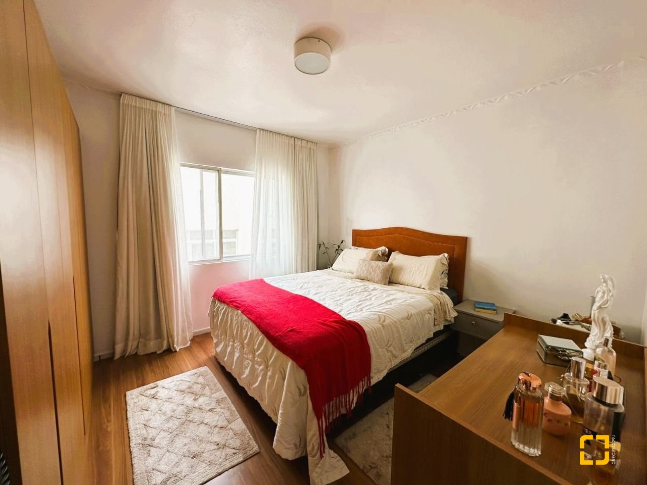 Apartamento com 80m², 3 quartos, 1 garagem, no bairro Ponta de Baixo em São José