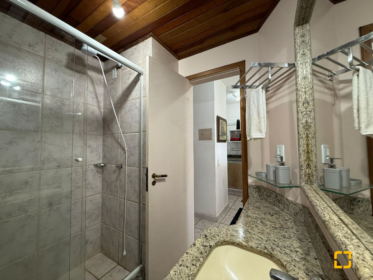 Apartamento com 63m², 1 quarto, 1 garagem, no bairro Ingleses em Florianópolis