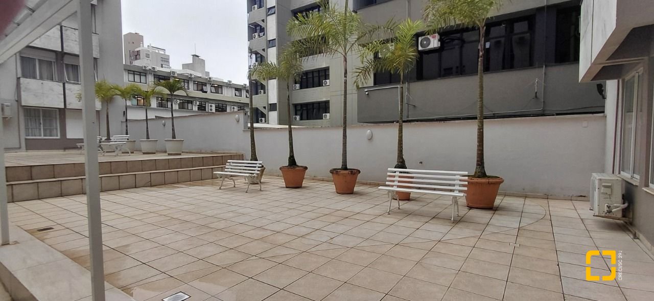 Apartamento com 64m², 2 quartos, 1 garagem, no bairro Centro em Florianópolis