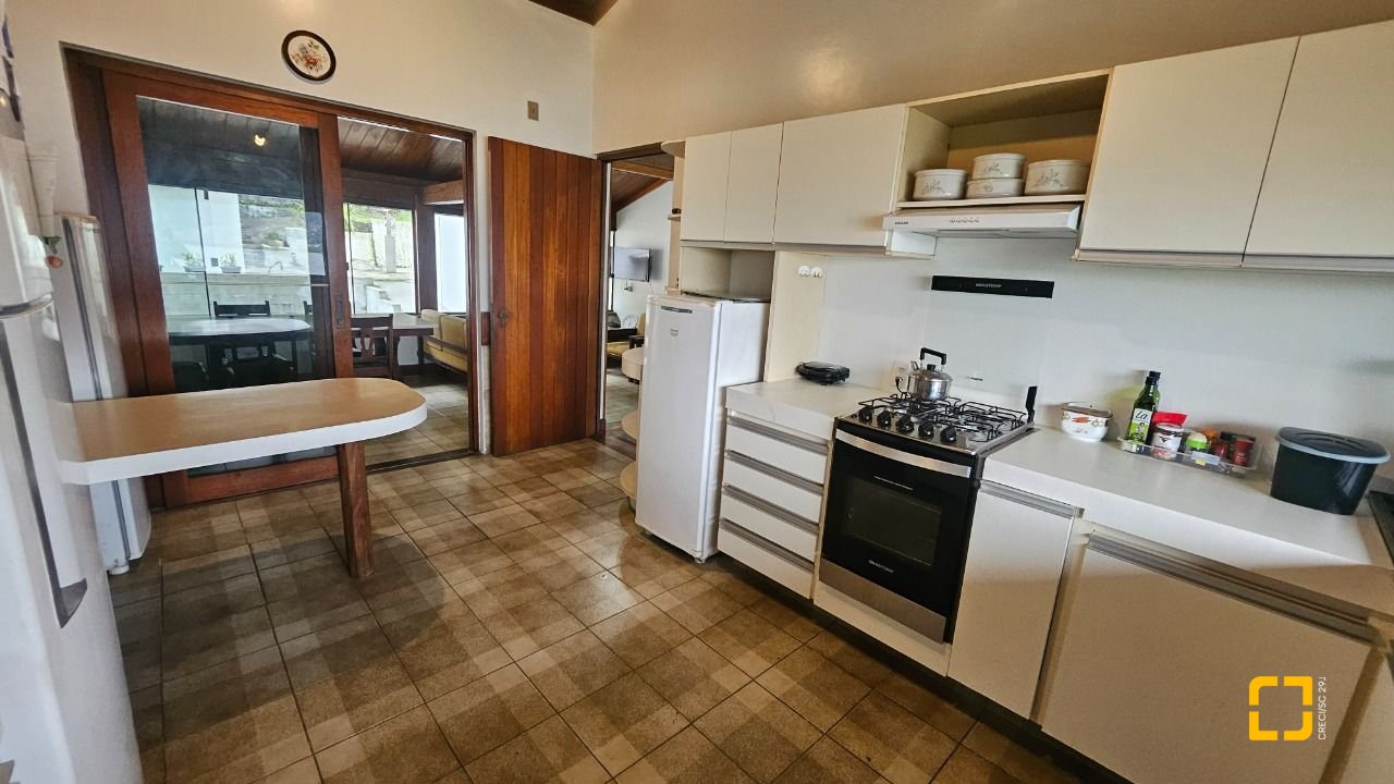 Casa com 316m², 5 quartos (sendo 1 suíte), 2 garagens, no bairro Saco dos Limões em Florianópolis