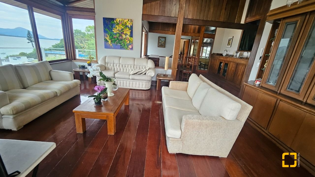 Casa com 316m², 5 quartos (sendo 1 suíte), 2 garagens, no bairro Saco dos Limões em Florianópolis