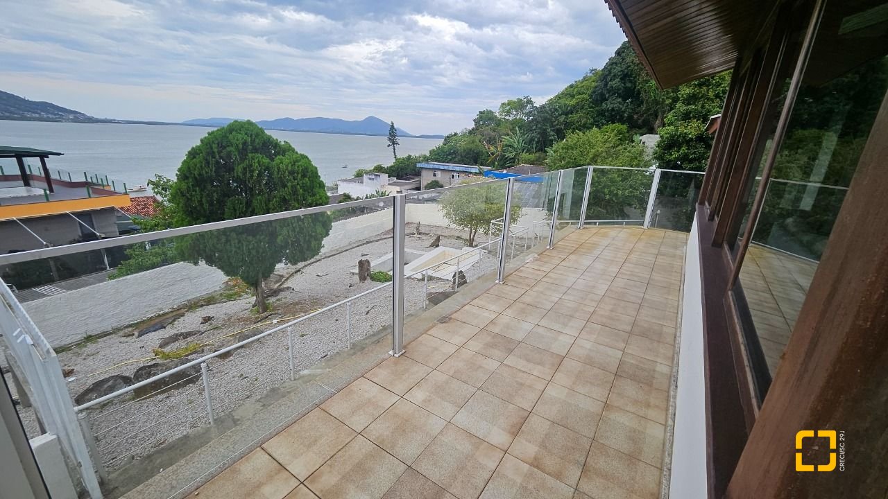 Casa com 316m², 5 quartos (sendo 1 suíte), 2 garagens, no bairro Saco dos Limões em Florianópolis