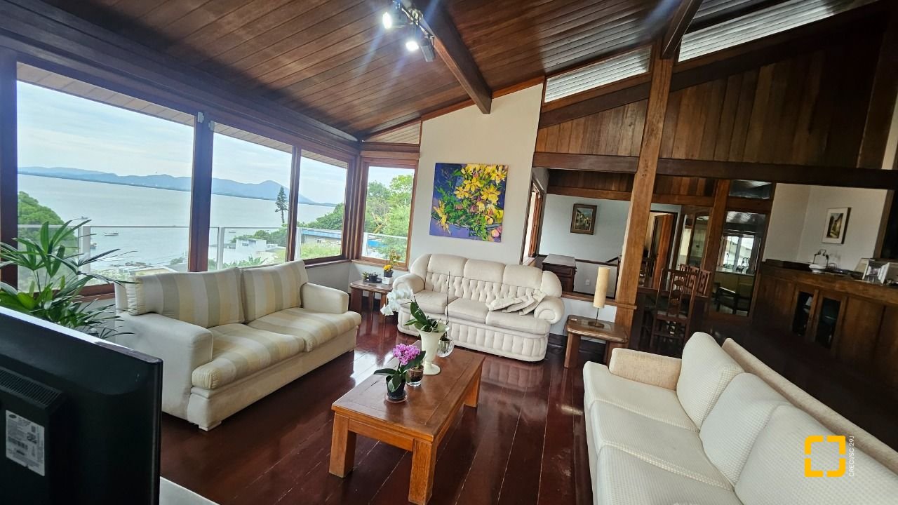 Casa com 316m², 5 quartos (sendo 1 suíte), 2 garagens, no bairro Saco dos Limões em Florianópolis