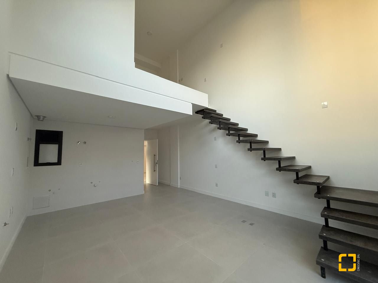 Loft com 76m², 1 quarto (sendo 1 suíte), 1 garagem, no bairro Santo Antônio de Lisboa em Florianópolis