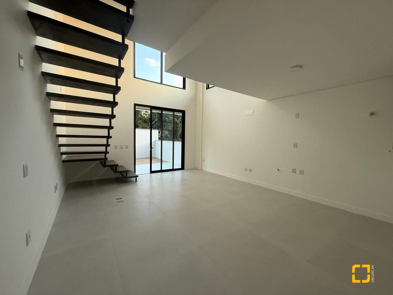Loft com 76m², 1 quarto (sendo 1 suíte), 1 garagem, no bairro Santo Antônio de Lisboa em Florianópolis